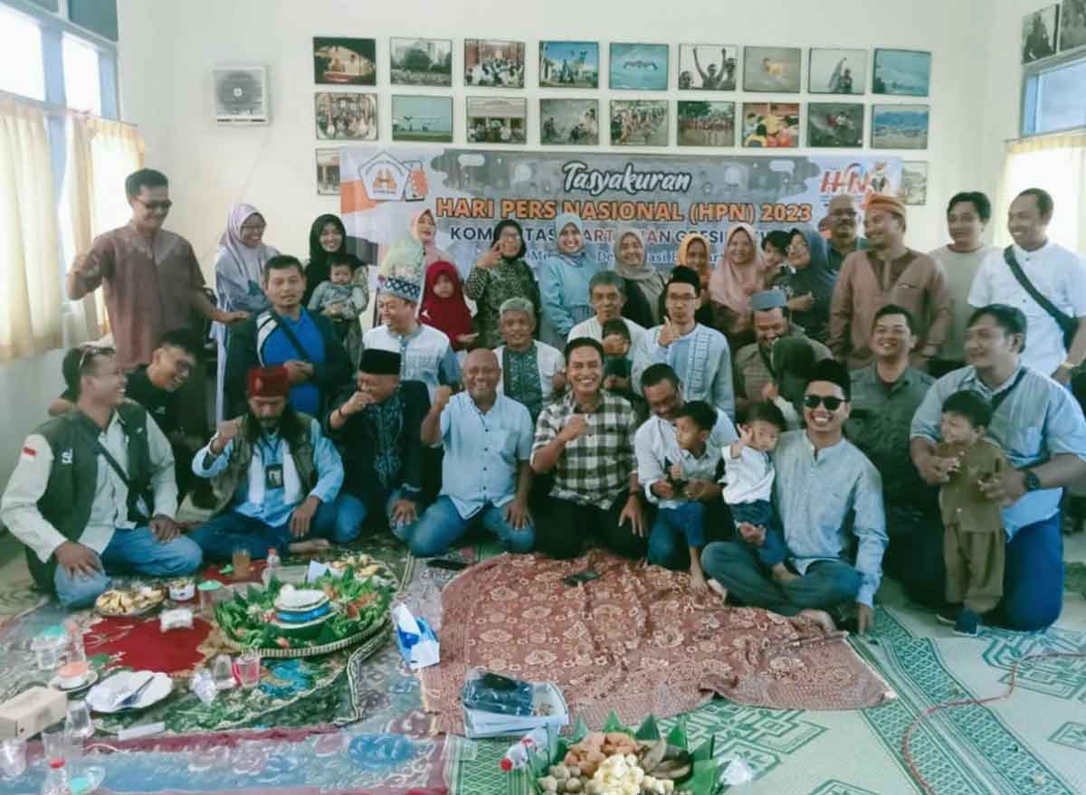 Potong 4 Tumpeng, KWG Ajak Istri Syukuran HPN ke-77 Tahun 2023