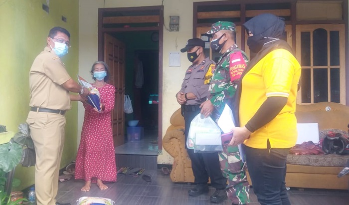 72 Paket Sembako dan Masker Dibagikan Dinsos Kota Kediri ke Warga Isoman