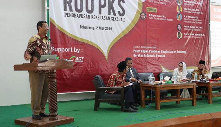 Pakar Hukum Tata Negara Mahfud MD, saat menjadi pembicara dalam Seminar Membahas RUU Penghapusan Kekerasan Seksual (PKS), di Pesantren Tebuireng Jombang Jawa Timur.