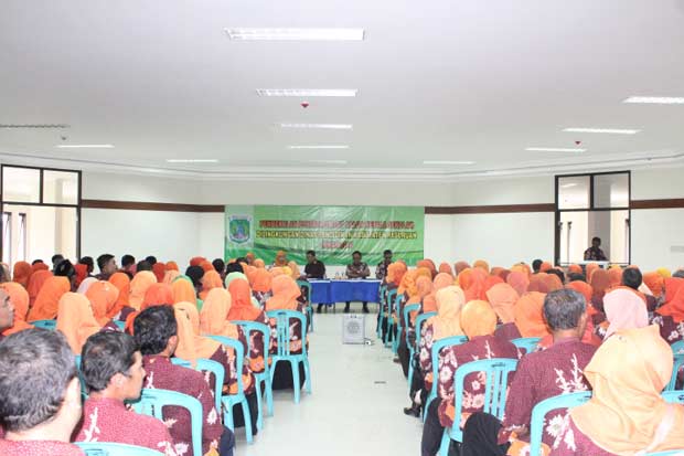 Suasana pembekalan untuk calon kepala sekolah.
