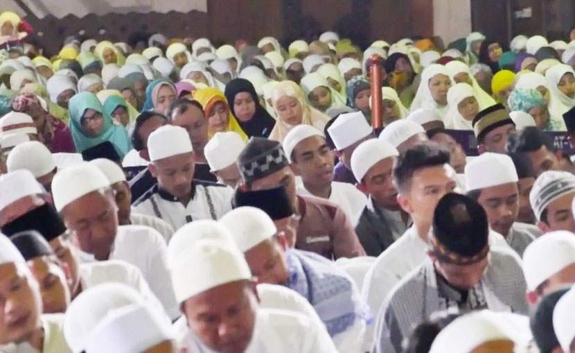 Ilustrasi dzikir bersama. foto: Republika