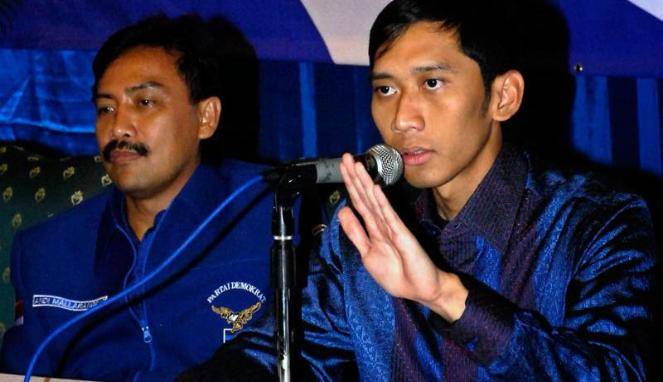  Edhie Baskoro Yudhoyono (Ibas) dan mantan Menteri Pemuda dan Olah raga Andi Alfian Mallarangeng dalam acara Partai Demokrat. Foto: rimanews.com