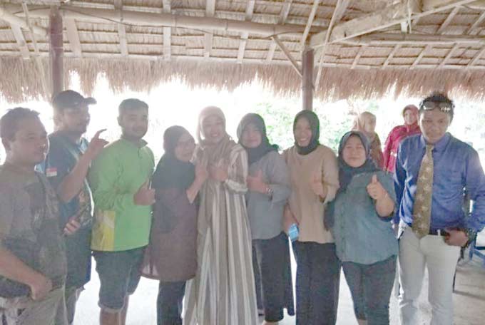 Hj Lulis bersama pengurus IMKM.