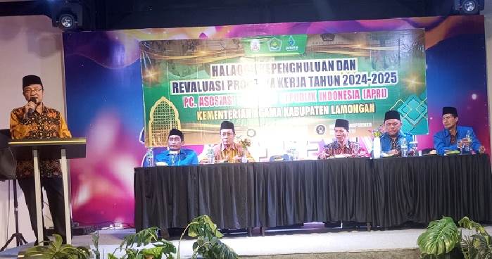 Mukhlisin Mufa saat memberikan sambutan dalam pembukaan halaqoh kepenghuluan 