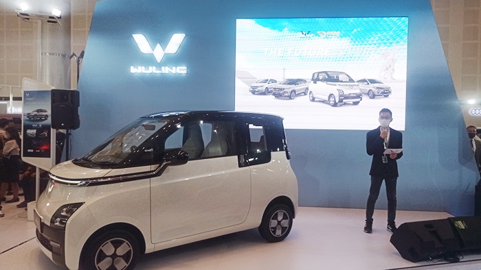 Suasana di booth Wuling.