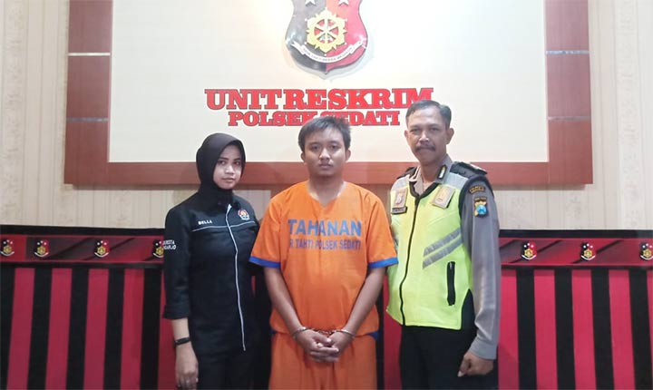 Tersangka diamankan di Mapolsek Sedati.