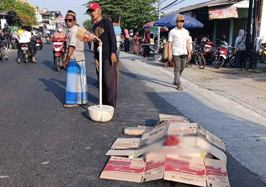 Korban meninggal dunia di lokasi kejadian. 