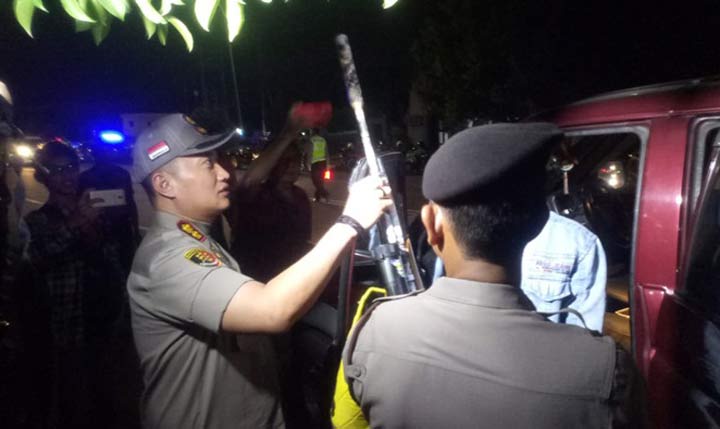 Ops Cegat Massa People Power, Petugas Gabungan di Tuban Temukan Senjata Laras Panjang