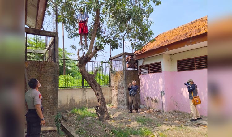 Kondisi korban sebelum dievakuasi petugas.