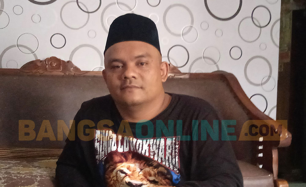 Agung, salah satu suporter Arema yang selamat dalam tragedi Stadion Kanjuruhan. Foto: WINDU SETIAWAN/ BANGSAONLINE