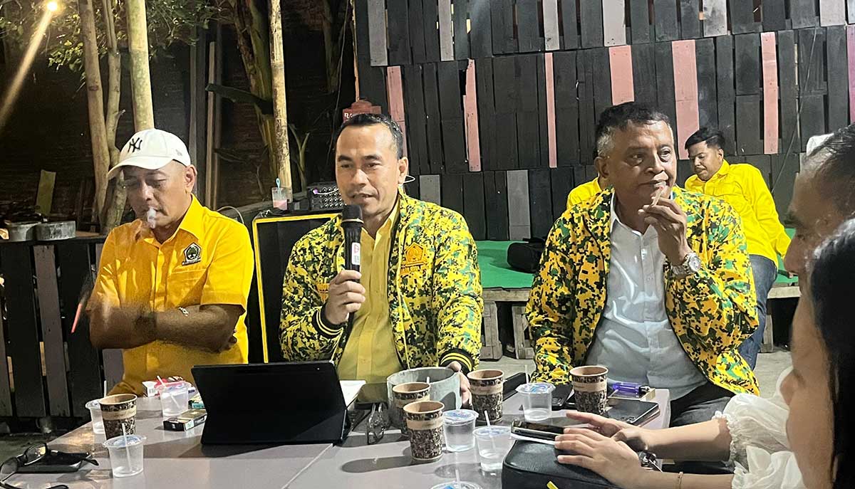 Ketua DPD Golkar Kota Malang, Djoko Prihatin, ketika memberi sambutan dalam peluncuran LBH atau lembaga bantuan hukum.