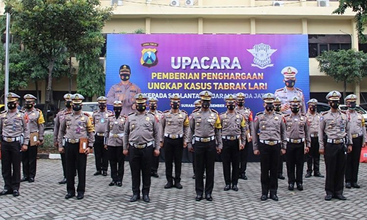 Tangkap Pelaku Tabrak Lari, Kasat Lantas Polresta Sidoarjo Terima ...