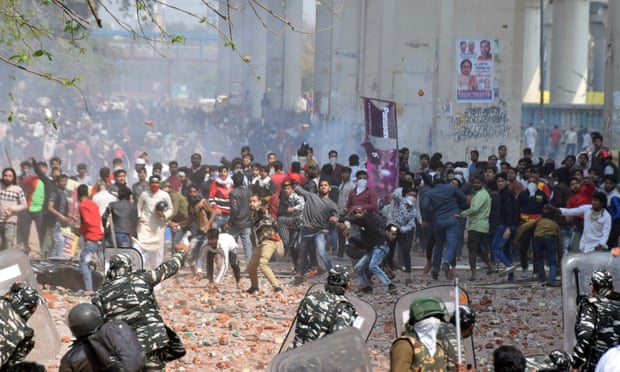 Konflik horizontal, pro trump dan anti trump di India. foto: the guardian