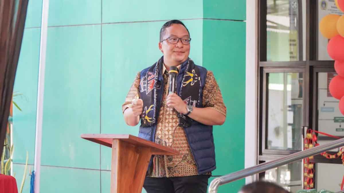Wakil Bupati Gresik, Asluchul Alif.