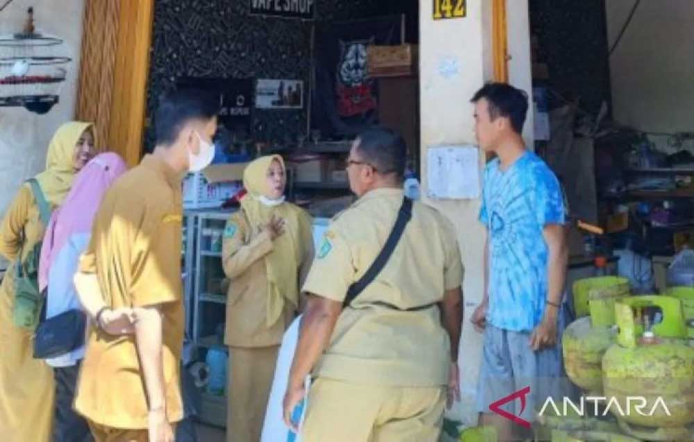 Ilustrasi pemantauan LPG subsidi 3 kilogram di Kabupaten Pamekasan. Foto: ANTARA/HO-Pemkab Pamekasan