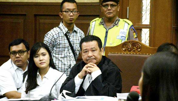 Jessica didampingi kuasa hukum saat sidang di Pengadilan Negeri Jakarta Pusat. 
