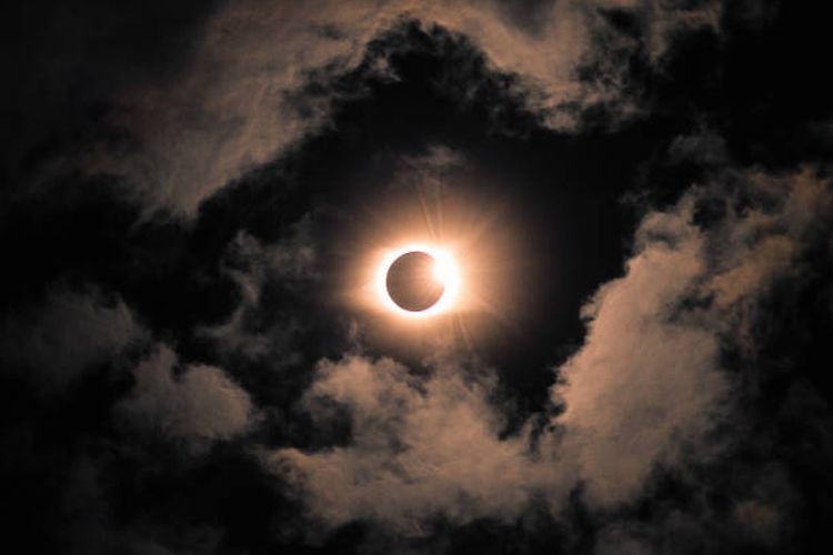NASA Sebut Jelang Idul Fitri akan Terjadi Gerhana Matahari Total, Bisakah Dilihat di Indonesia?. Foto: Ist