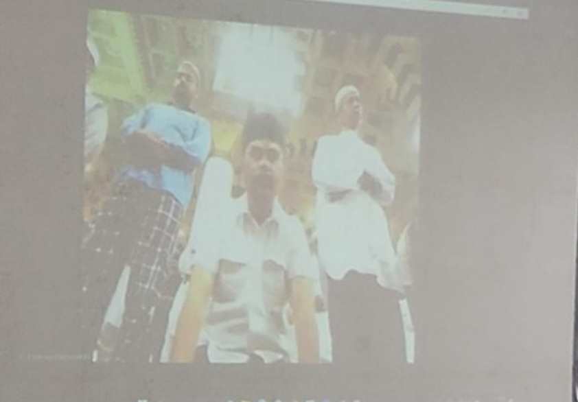 Tangkapan layar saat dr Muhammad Agust Fariono mengikuti prosesi mutasi jabatan lewat teleconfrence. Saat itu Agust sedang ibadah di Masjid Nabawi Madinah. Foto: istimewa