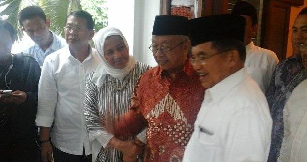 Gus Solah saat dikunjungi Jusuf Kalla