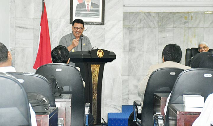 Wabup Pungkasiadi memberi arahan pada 81 orang peserta seleksi bakal calon kepala sekolah SD dan SMP se-Kabupaten Mojokerto tahun 2019,