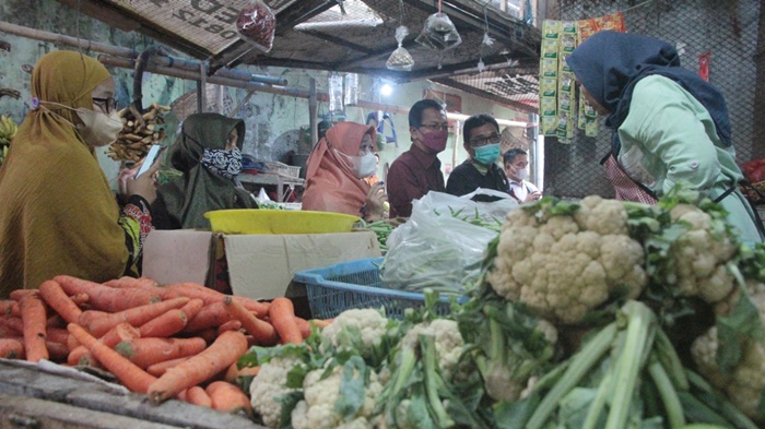 Dinas Koperasi, Usaha Mikro, Perdagangan dan Perindustrian (DKUPP) menggelar inspeksi mendadak (sidak), Kamis (28/4/2022).
