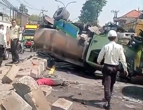 Kronologi Truk Tanki Terguling hingga Terbakar di Jalur Nasional Pasuruan