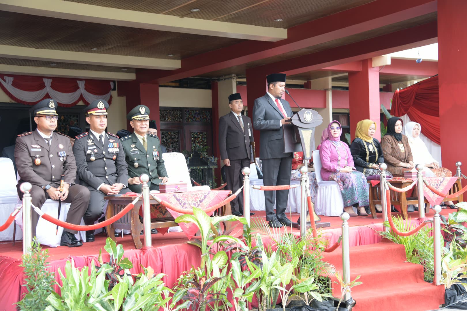 Upacara memperingati Hari Bela Negara yang digelar di halaman Kantor Bupati Sumenep