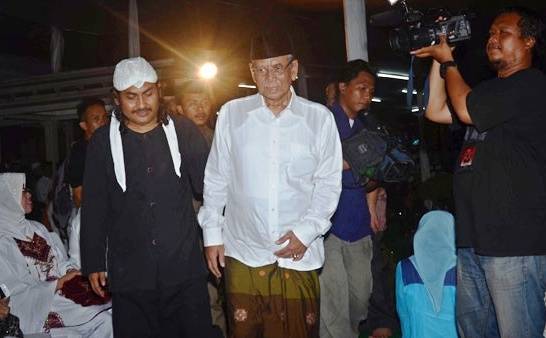 KHA Hasyim Muzadi saat menghadiri Haul Gus Dur di Pondok Pesantren Ciganjur, Yayasan Wahid Hasyim, Jakarta (28/12). Foto: tempo