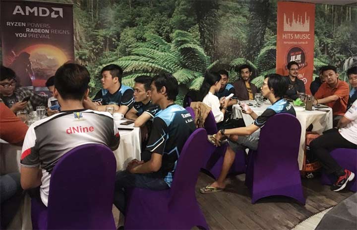 Para pemain game ESport saat berada di studio Jeje Radio FM. foto: istimewa.