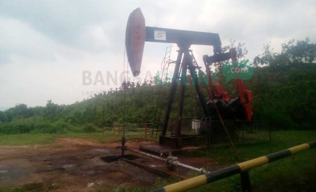 MASIH PRODUKTIF: Salah satu sumur tua di Desa Wonocolo, Kecamatan Kedewan, Bojonegoro. foto: eky nurhadi/ BANGSAONLINE