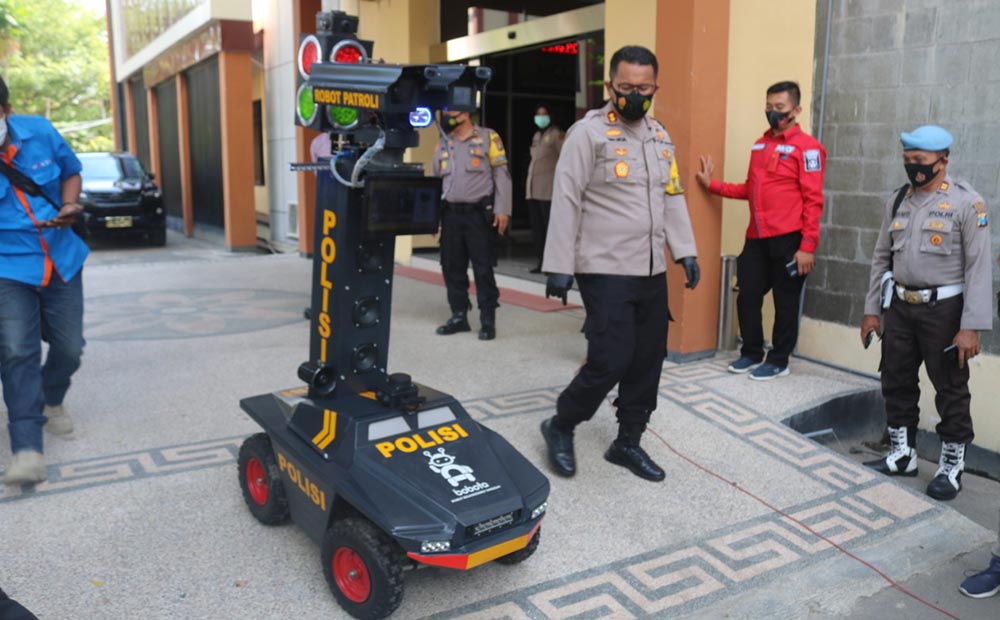 Robot Bobota saat dipamerkan kepada awak media.