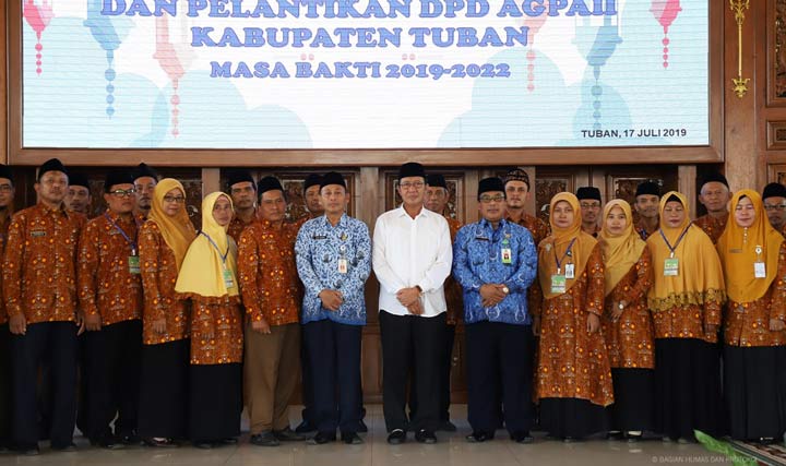 Bupati Tuban Fathul Huda menghadiri Halal Bihalal  guru Asosiasi Guru Pendidikan Agama Islam Indonesia (AGPAII).