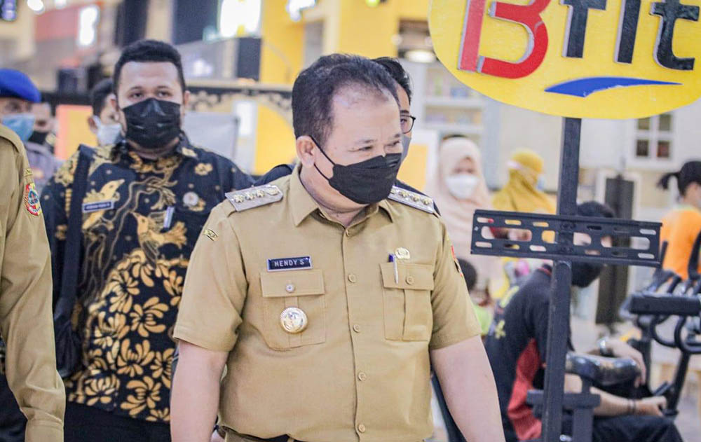 Ilustrasi Bupati Jember Hendy Siswanto saat sidak ke pusat perbelanjaan beberapa waktu lalu.