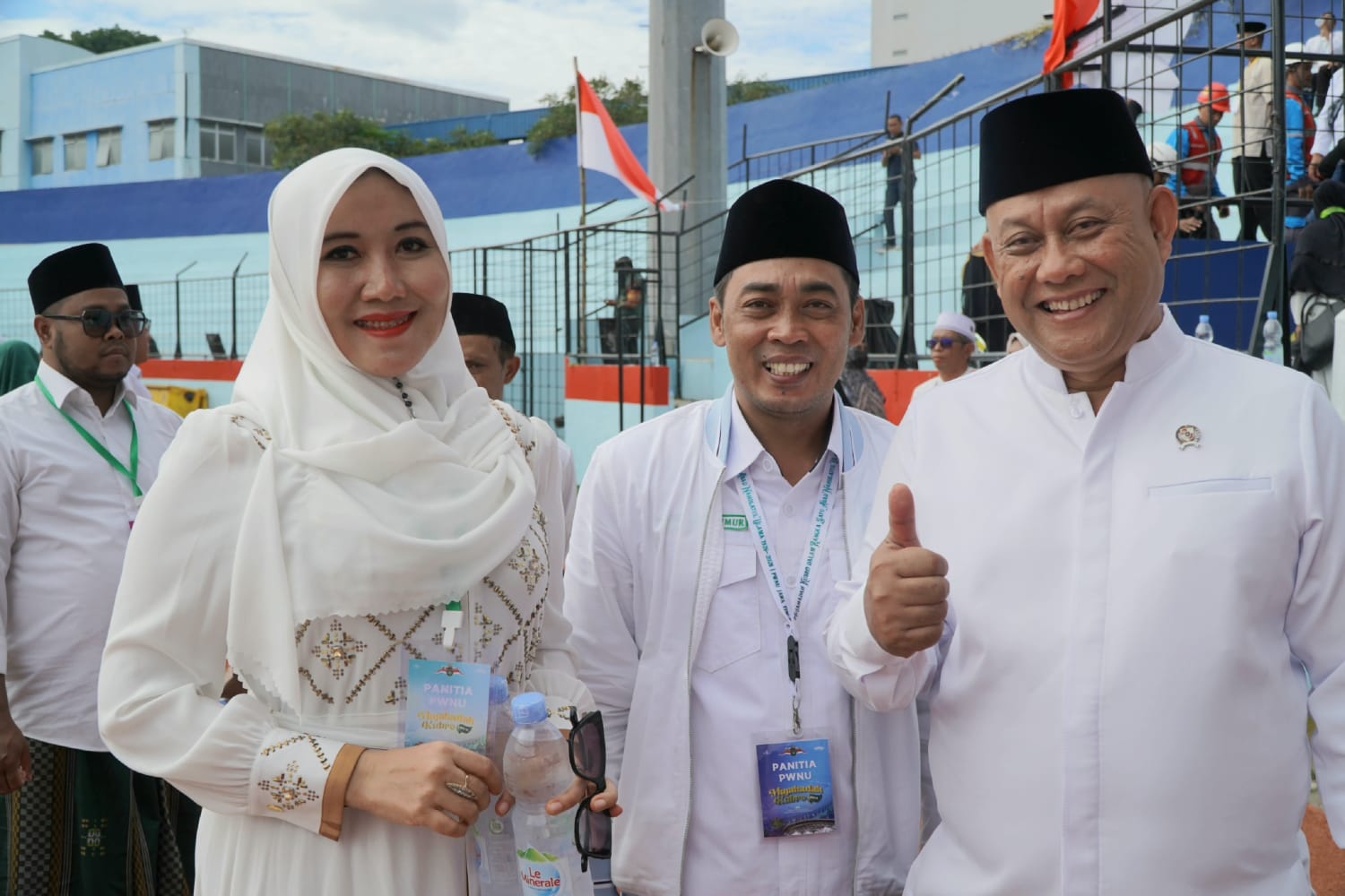 Anggota DPD RI asal Jawa Timur Lia Istifhama saat bertemu Kepala Badan Gizi Nasional (BGN) Dr. Ir. Dadan Hindayana dalam peringatan 1 Abad NU di Stadion Gajayana Kota Malang.