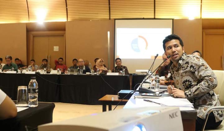 Wagub Emil paparkan prioritas pembangunan Jatim pada Rakor pembahasan usulan DAK dari Jateng dan Jatim yang belum tertampung dalam aplikasi kolaborasi perencanaan dan informasi kinerja (KRISNA) di hotel Alila Jakarta. foto: ist