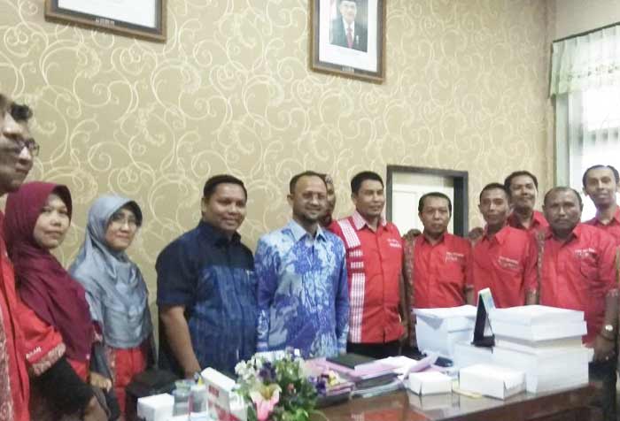 Ketua K2 saat ditemui Ketua Dewan dan Ketua Komisi I DPRD Kabupaten Pamekasan. 
