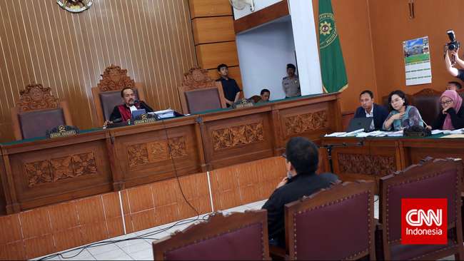 Suasana sidang praperadilan yang merontokkan lembaga antikorupsi KPK. Foto: cnn 