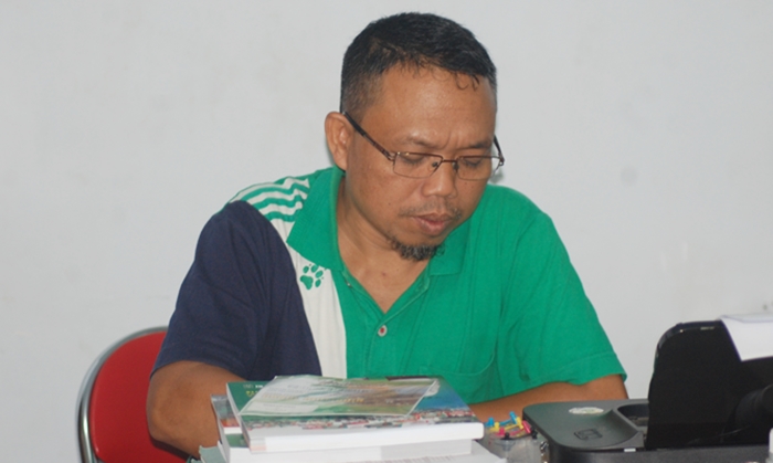 Ketua LPP DPC PKB Trenggalek Murkam S.T di kantor DPC PKB Trenggalek. foto: HERMAN/ BANGSAONLINE