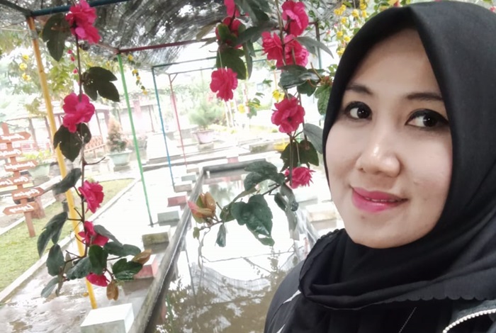 Dr. Lia Istifhama, aktivis perempuan. foto: istimewa