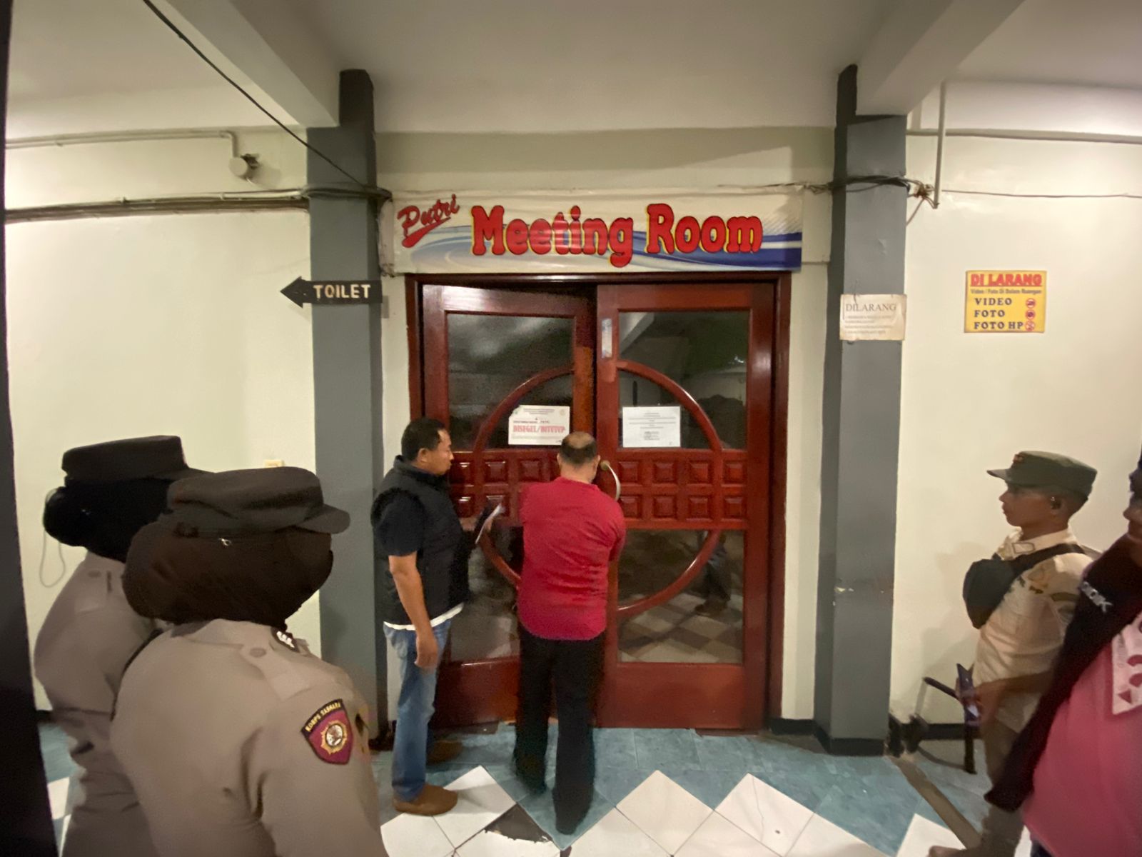 Aparat Gabungan Razia Kos, Hiburan Malam, dan Penginapan pada Malam Minggu