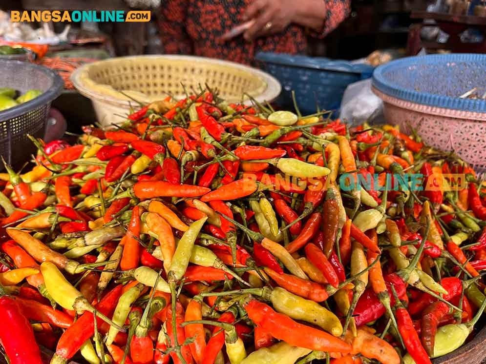 Harga cabai rawit merah di Jabar melonjak tajam. Foto: Bangsaonline.