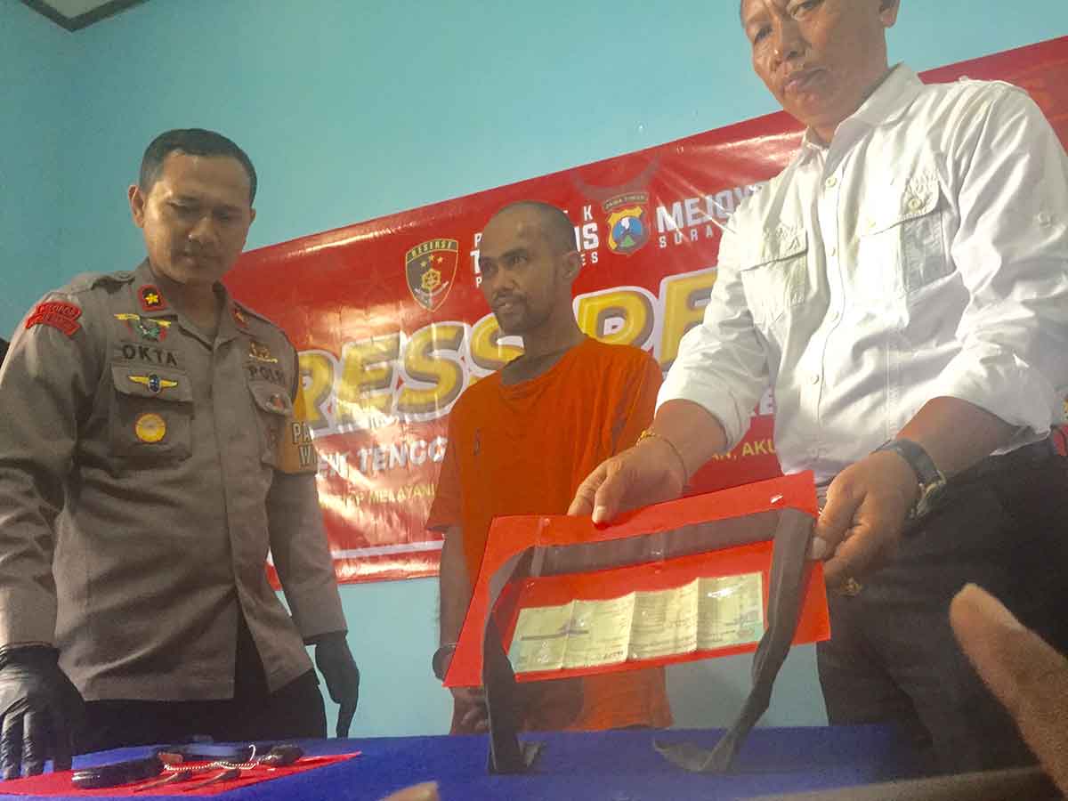 Pelaku pencurian, Asep (35) warga Bangkalan yang berhasil ditangkap Polsek Tenggilis Mejoyo.