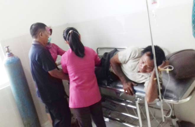 Miko, pengemudi pikap dalam perawatan. 