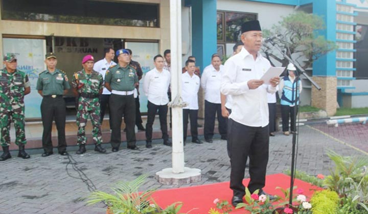 Sekretaris Daerah (Sekda) Kota Pasuruan Drs. H. Bahrul Ulum, M.M. saat memberikan amanat.