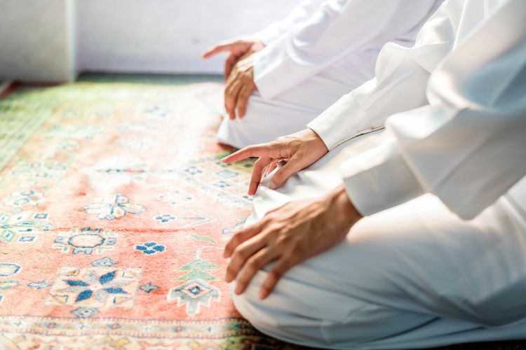 Apakah Boleh Shalat Tarawih di Masjid tapi Witir di Rumah?