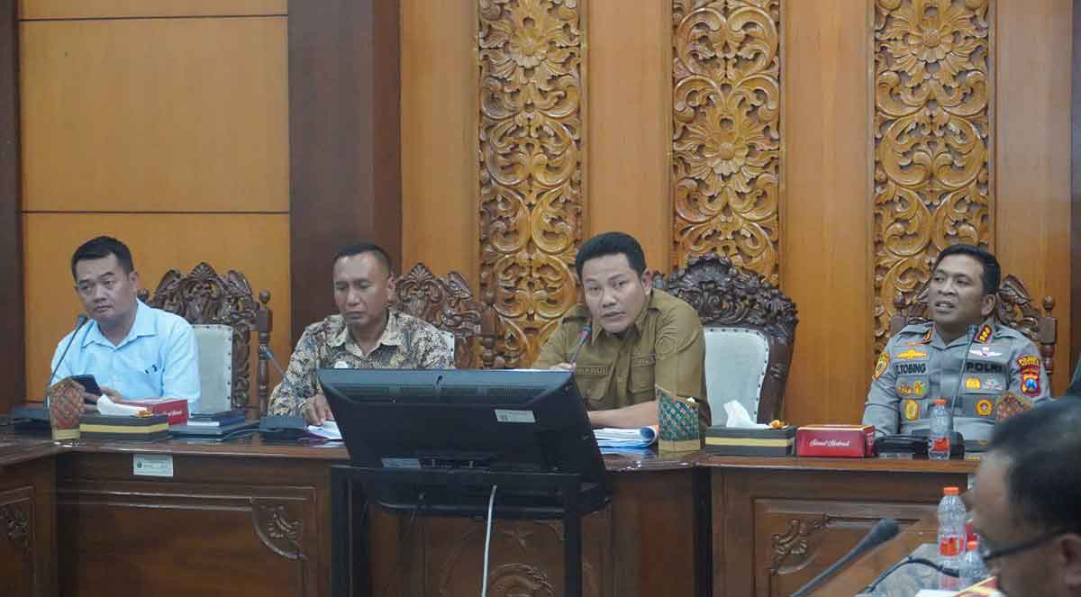 Bupati Sidoarjo saat pertemuan terkait integrasi jalan. Foto: Ist