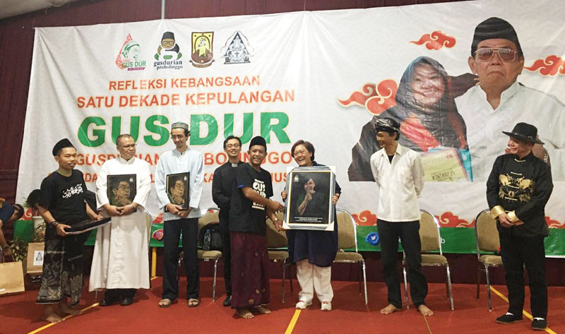 Haul Gus Dur yang digelar Gusdurian Probolinggo di Gereja Maria Bunda Karmel, Sabtu (18/1) malam.