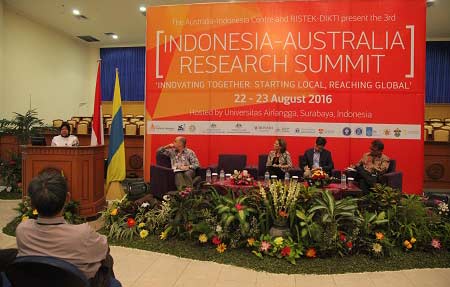 Wali Kota Surabaya Tri Rismaharini saat memberikan sambutan. 