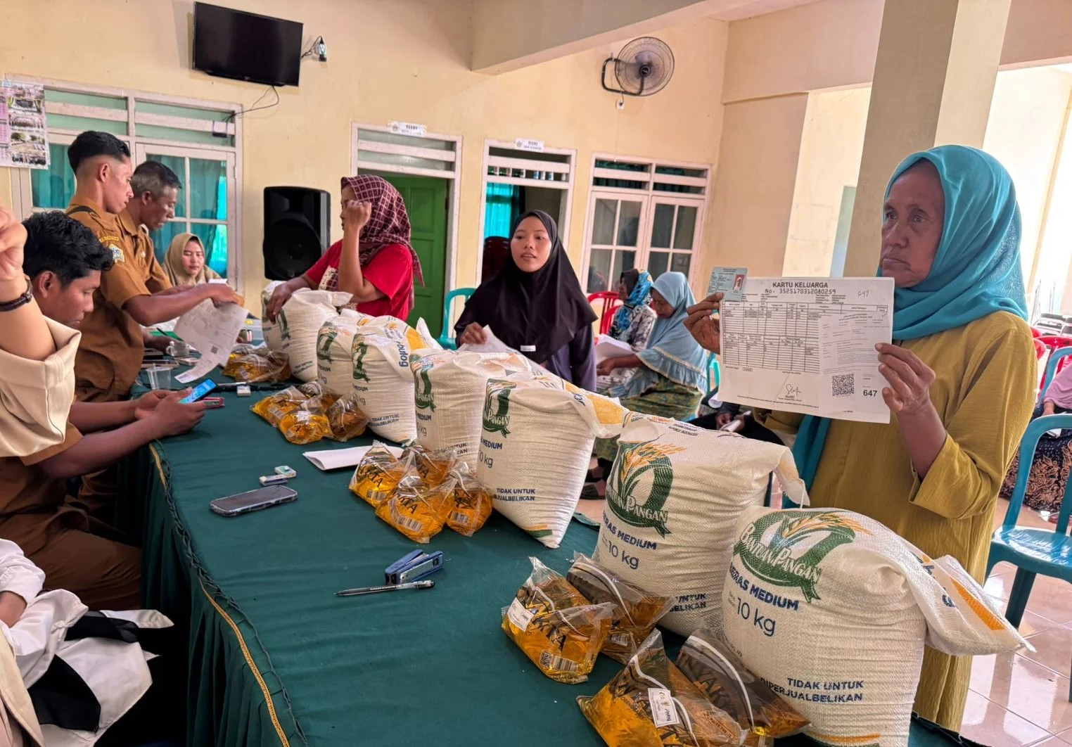 Penyaluran Bantuan Pangan di Gresik Dikebut