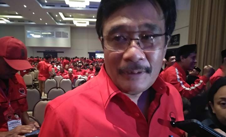 Ketua Bidang Keanggotaan dan Organisasi DPP PDI Perjuangan Djarot Saiful Hidayat, usai membuka dan memberikan pengarahan di Konfercab DPC PDI se-Jawa Timur di Hotel Savana Malang, Ahad (07/07). foto: IWAN IRAWAN/ BANGSAONLINE 